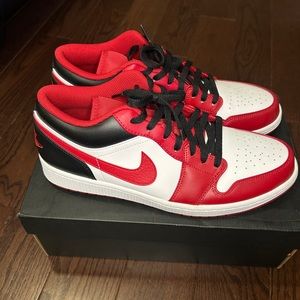 Men’s Nike Air Jordan 1 Low WORNS A FEW TIMES